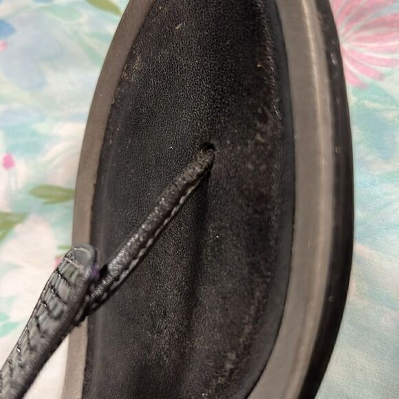 Stuart Weitzman T Strap Thong Sandals Metal - 7.5 - Picture 2 of 13